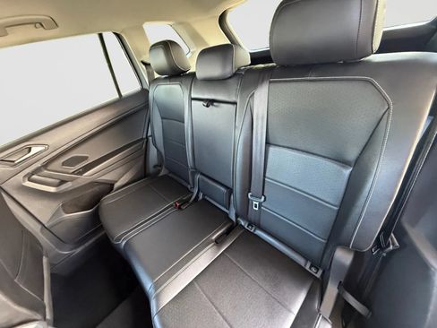 Used 2021 Volkswagen Tiguan SE AWD/4WD image 15