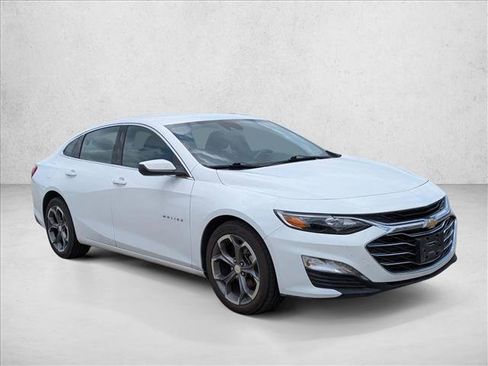 Used 2023 Chevrolet Malibu LT image 3