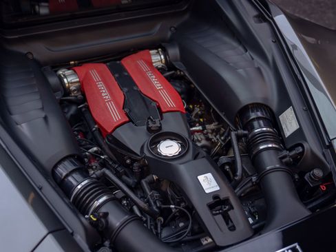 Used 2017 Ferrari 488 GTB RWD image 41