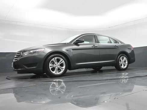 Used 2017 Ford Taurus SE image 48