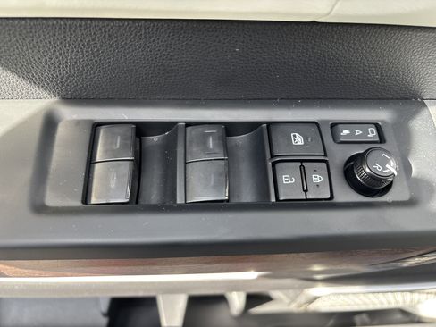 Certified 2025 Toyota Tundra Capstone AWD/4WD image 16