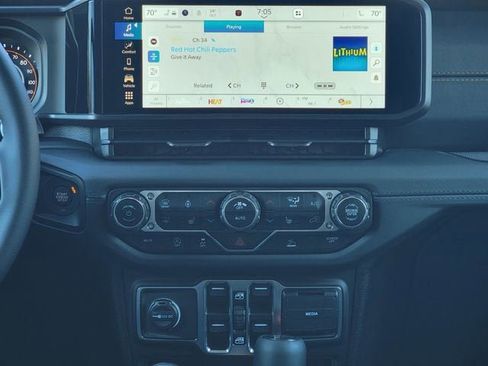 New 2026 Jeep Gladiator Sport AWD/4WD image 26