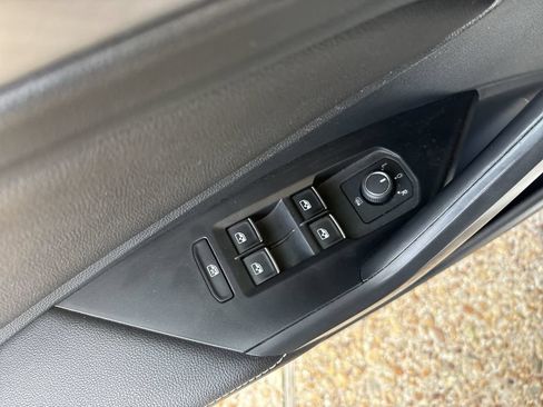 Used 2022 Volkswagen Jetta SE FWD image 23