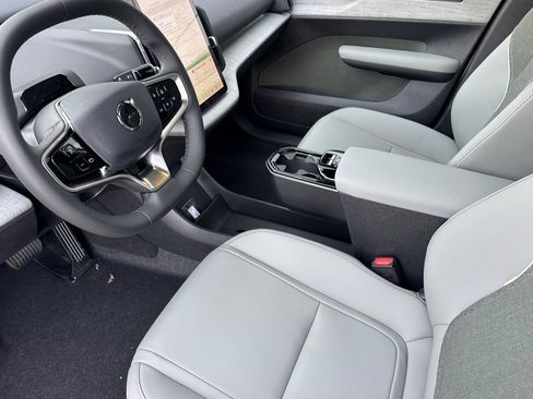 New 2026 Volvo EX30 Plus w/ Climate Package AWD/4WD image 9