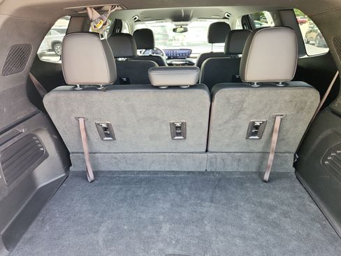 Used 2025 Buick Enclave Preferred FWD image 53