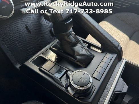 Used 2025 Toyota 4Runner SR5 AWD/4WD image 12
