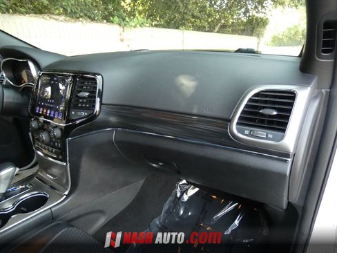 Used 2019 Jeep Grand Cherokee Limited w/ Luxury Group II AWD/4WD image 32