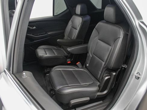 Used 2022 Chevrolet Traverse LT w/ LT Premium Package AWD/4WD image 22
