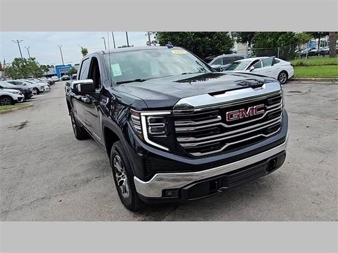 Used 2025 GMC Sierra 1500 SLT image 28