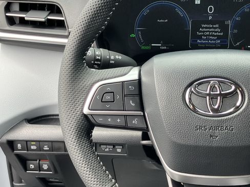 Used 2026 Toyota Sienna XSE FWD image 21