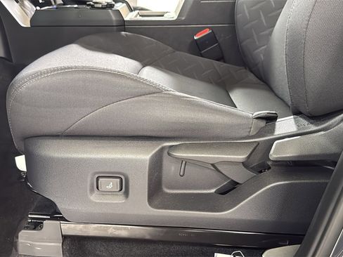 Certified 2025 Toyota Tacoma SR5 image 14