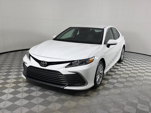 Used 2023 Toyota Camry LE AWD/4WD image 8