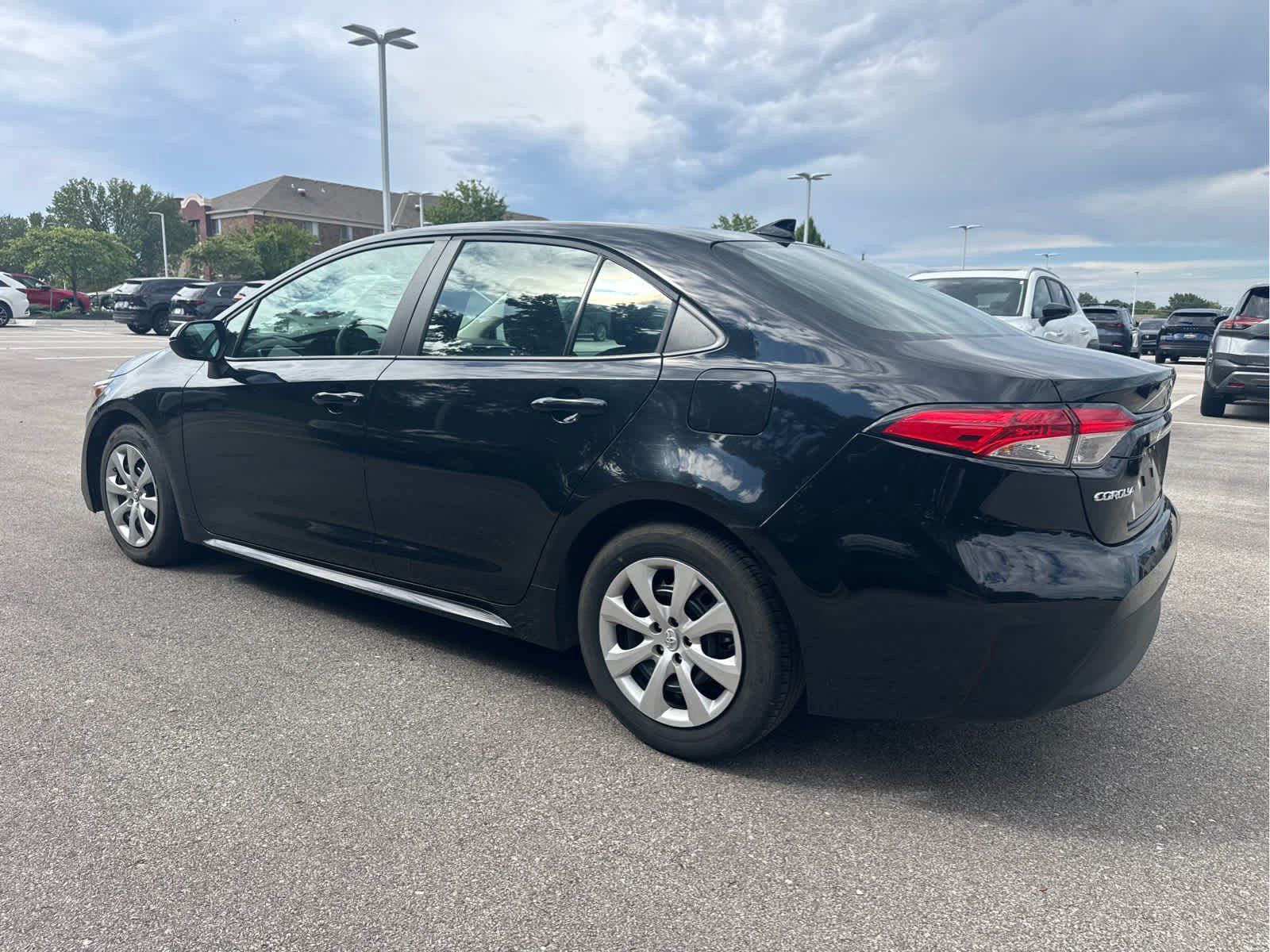 Used 2025 Toyota Corolla LE FWD image 3