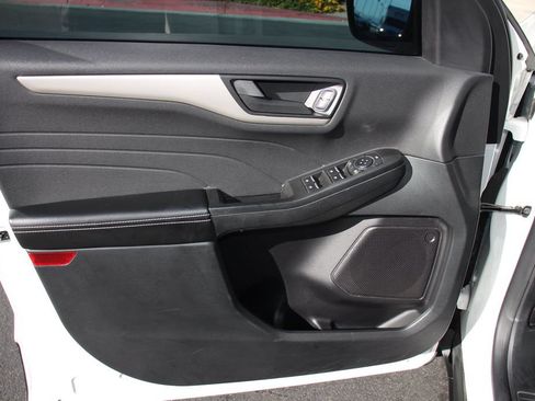 Certified 2022 Ford Escape SE w/ SE Sport Appearance Package FWD image 22
