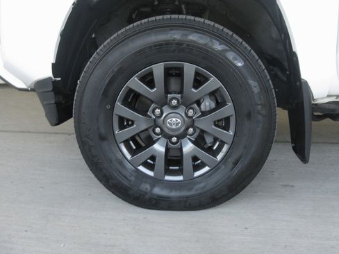 Used 2022 Toyota Tacoma SR5 image 27