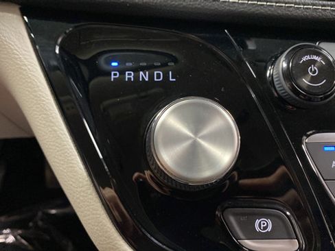Used 2022 Chrysler Pacifica Touring-L FWD image 18