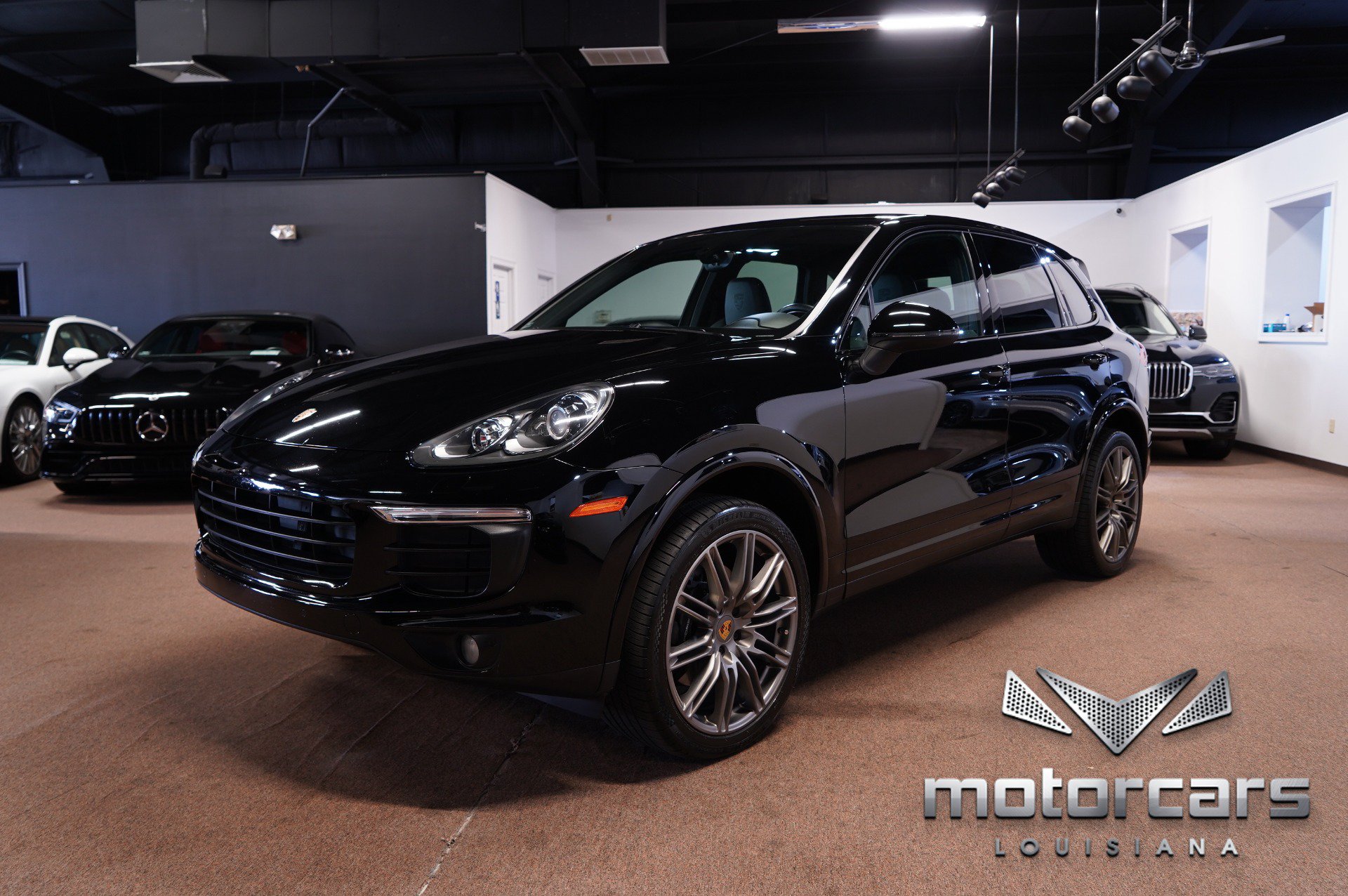 Used 2017 Porsche Cayenne Platinum Edition AWD/4WD image 3