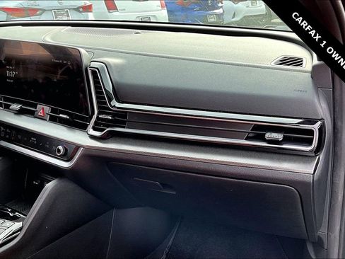 Used 2025 Kia Sportage SX image 25