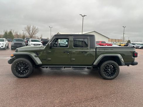 Used 2022 Jeep Gladiator Sport image 36