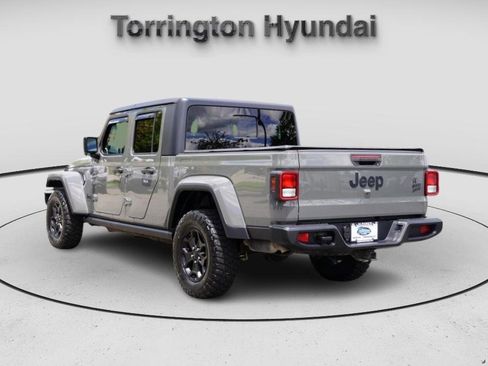 Used 2021 Jeep Gladiator Willys image 5