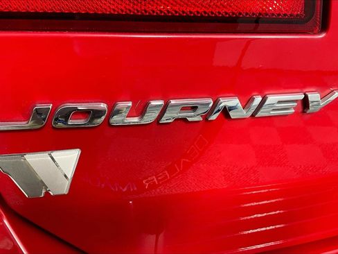Used 2020 Dodge Journey SE w/ SE Popular Equipment Group FWD image 24