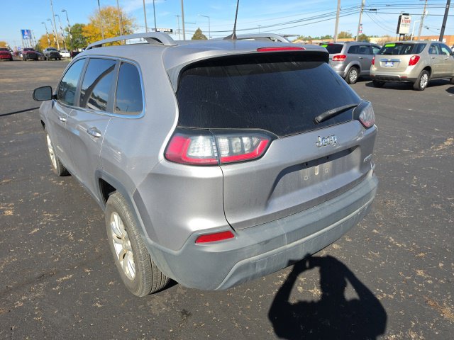 Used 2019 Jeep Cherokee Latitude w/ Cold Weather Group FWD image 5