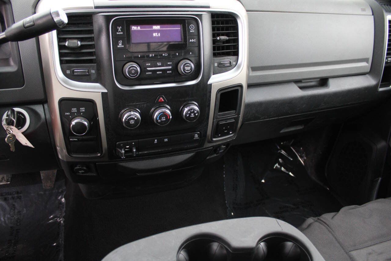 Used 2013 RAM 2500 SLT w/ Popular Equipment Group AWD/4WD image 9