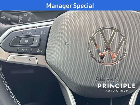 New 2025 Volkswagen Tiguan SE FWD image 21