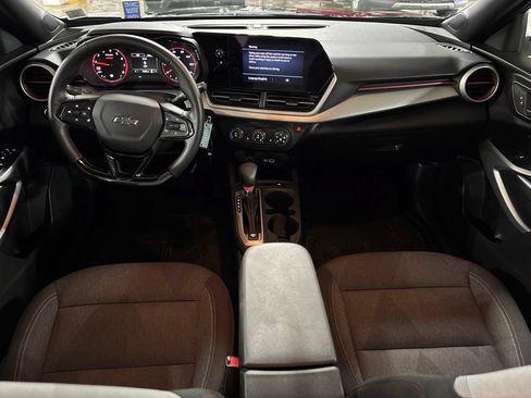Used 2025 Chevrolet Trax RS FWD image 10