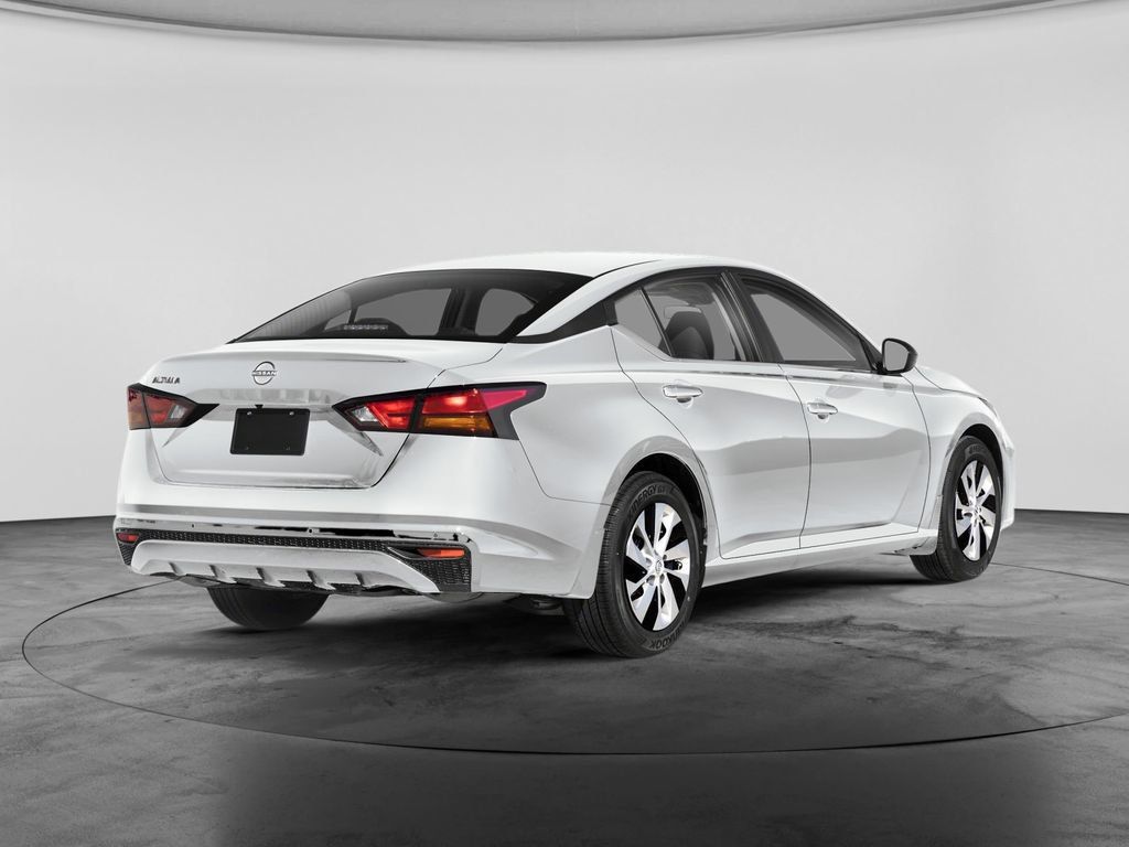 Used 2024 Nissan Altima 2.5 S FWD image 2