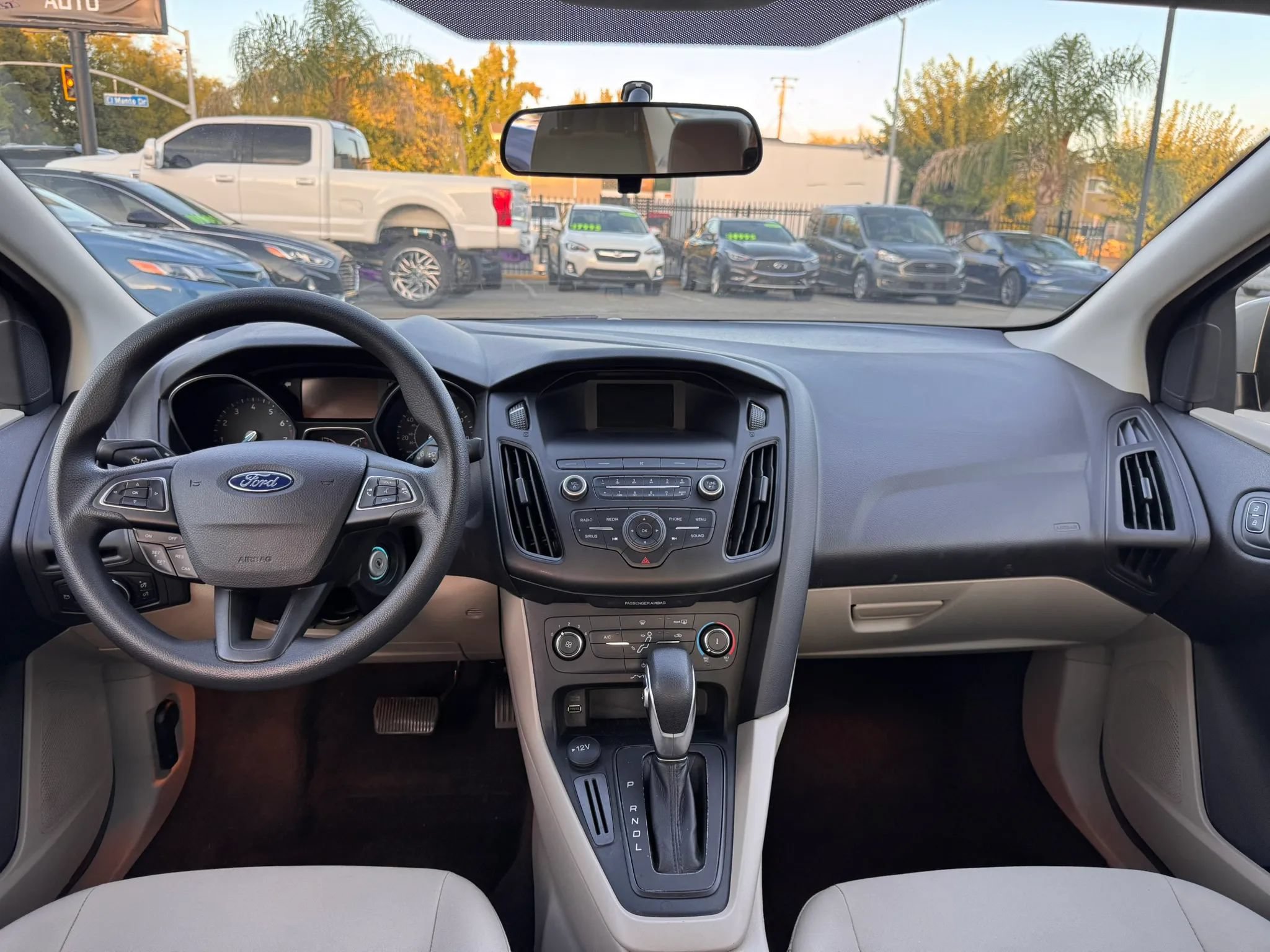 Used 2018 Ford Focus SE FWD image 19