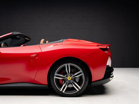 Used 2019 Ferrari Portofino RWD image 23