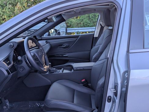 Certified 2024 Lexus ES 300h w/ Premium Package image 15