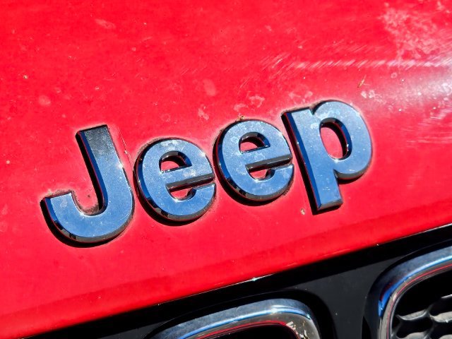 Used 2018 Jeep Renegade Latitude FWD image 12