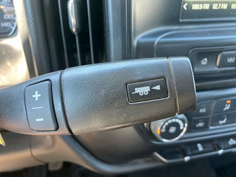 Used 2018 Chevrolet Silverado 1500 Custom w/ Custom Value Package AWD/4WD image 19