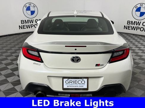 Used 2023 Toyota GR86 Premium image 10