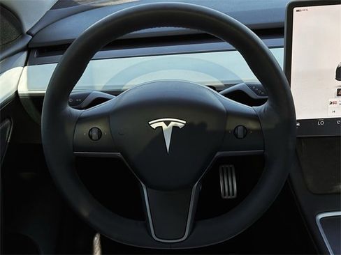 Used 2023 Tesla Model Y Long Range image 14