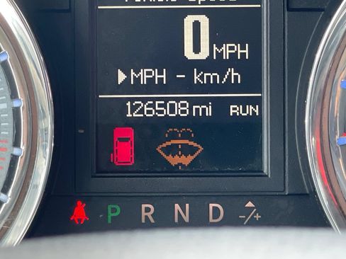 Used 2015 Chrysler Town & Country Touring w/ Driver Convenience Group FWD image 25