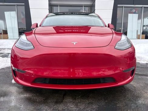 Used 2022 Tesla Model Y Performance image 9
