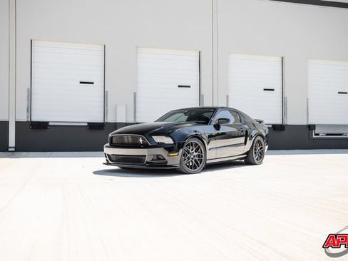 Used 2013 Ford Mustang GT Premium RWD image 32