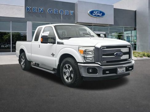 Used 2013 Ford F250 Lariat w/ Chrome Pkg image 1