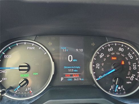 Used 2022 Toyota RAV4 SE image 3