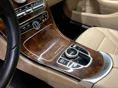 Used 2018 Mercedes-Benz C 300 Sedan image 18
