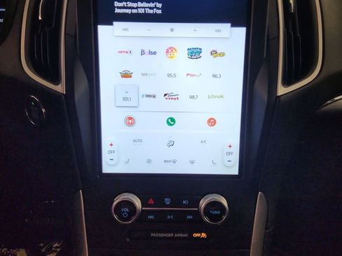 Used 2022 Ford Edge SEL image 15