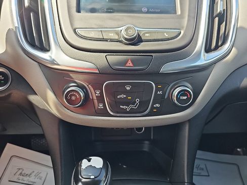 Used 2020 Chevrolet Equinox LT FWD image 24