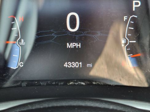 Used 2019 Jeep Compass Latitude w/ Popular Equipment Group AWD/4WD image 8