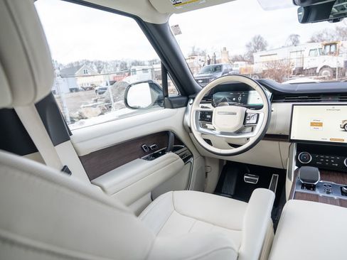 Used 2023 Land Rover Range Rover Long Wheelbase Autobiography image 19