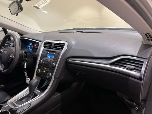 Used 2016 Ford Fusion SE FWD image 23