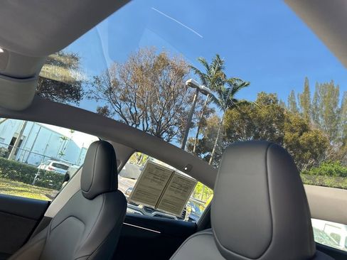 Used 2026 Tesla Model Y 2WD image 18