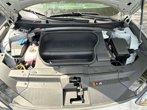 Used 2024 Hyundai Ioniq 6 SE RWD image 29